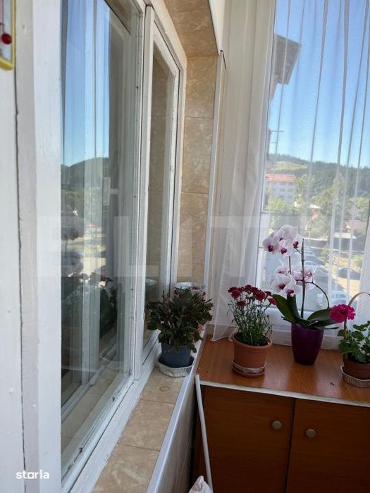 Apartament de vanzare, cu 3 camere, semidecomandat - in Vatra Dornei
