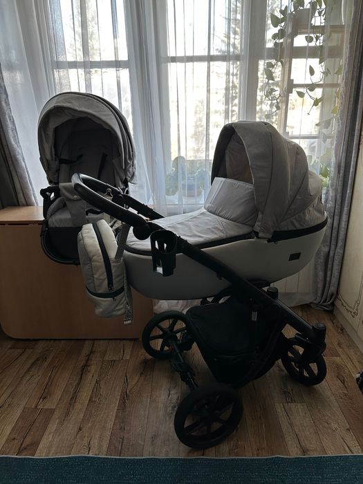 Продам Коляска 2 в 1