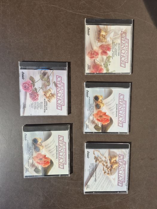 Vând Lot 16 CD cu muzica clasica mixta de colectie,compozitorii celebrii