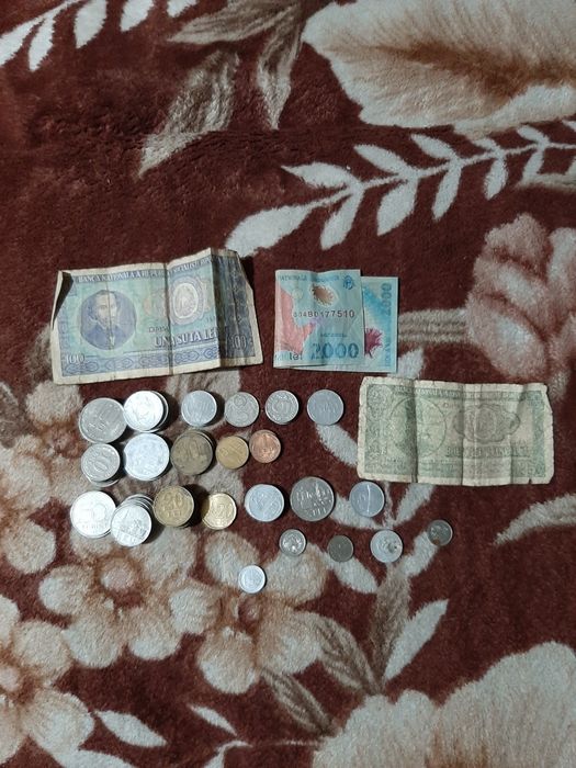 Monede vechi românești in bună aștept oferta