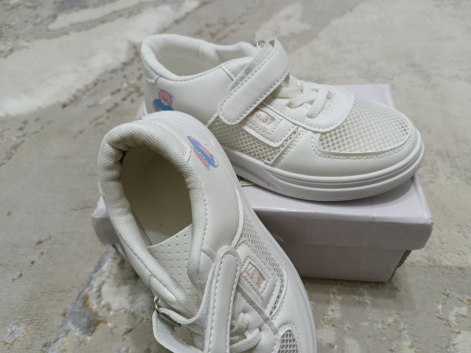 Кроссовки летние