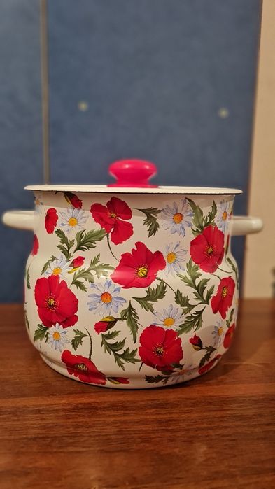Эмалированая кастрюля в наборе