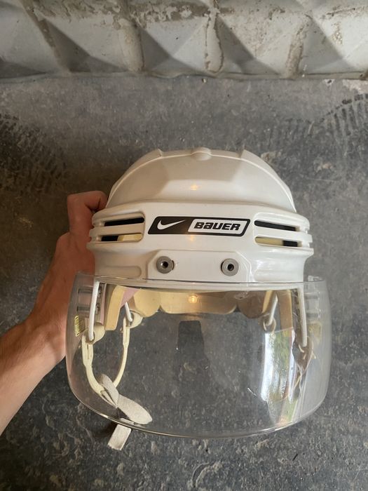 Хоккейные шлема с сеткой/визором