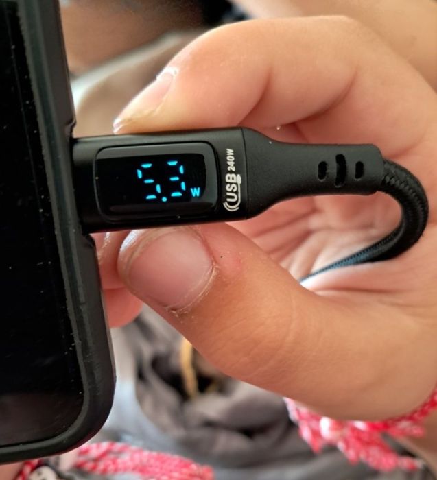 USB кабел с digital display data