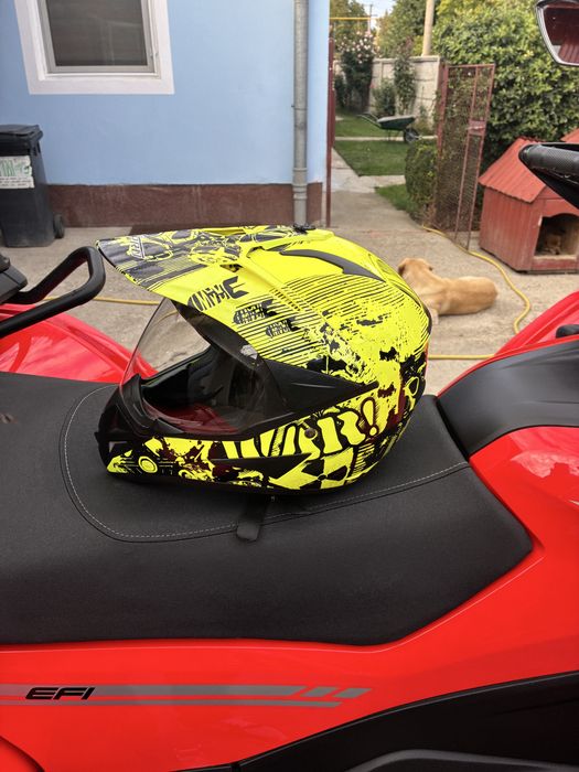 Vand casca moto