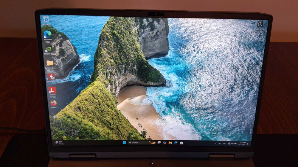 Лаптоп/ Lenovo LOQ/ Ryzen 7640HS/ RTX 4060/ 16GB DDR5 5200/ 512Gb Nvme