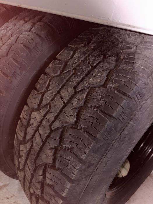 Cauciucuri 285/75/16 cu jante nissan patrol/toyota 6 gauri