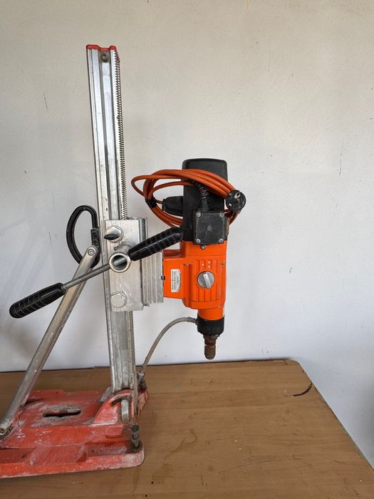 Диамантено пробивна машина GOLZ комплект