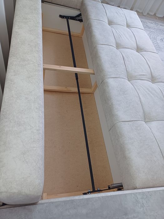 Продам диван новый три метра угол выдвегается