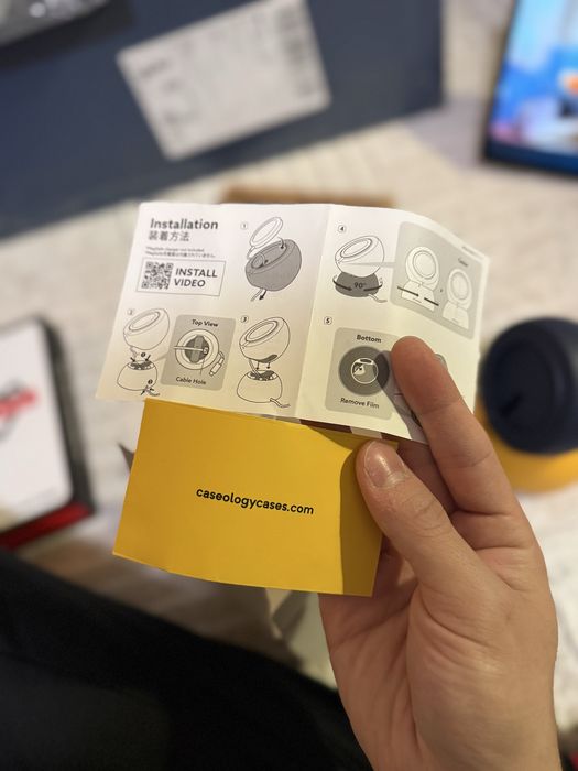 Caseology поставка за MagSafe