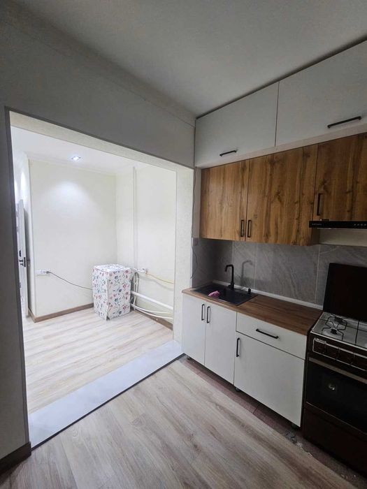 Продается Себзар 2/3/4 Ориентир метро Гафур Гулом   60м2