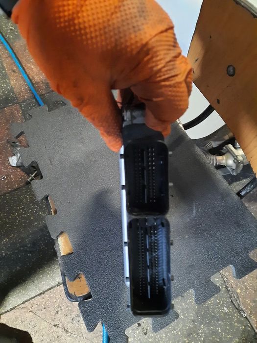 Calculator motor ecu motor vw polo 6r 1.2tdi cfw seat ibiza 1.2tdi cfw