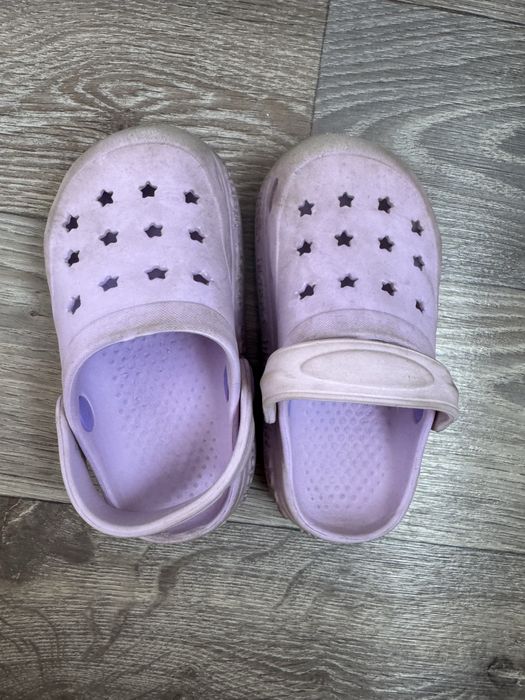 Отдам сандалики для девочки бесплатно