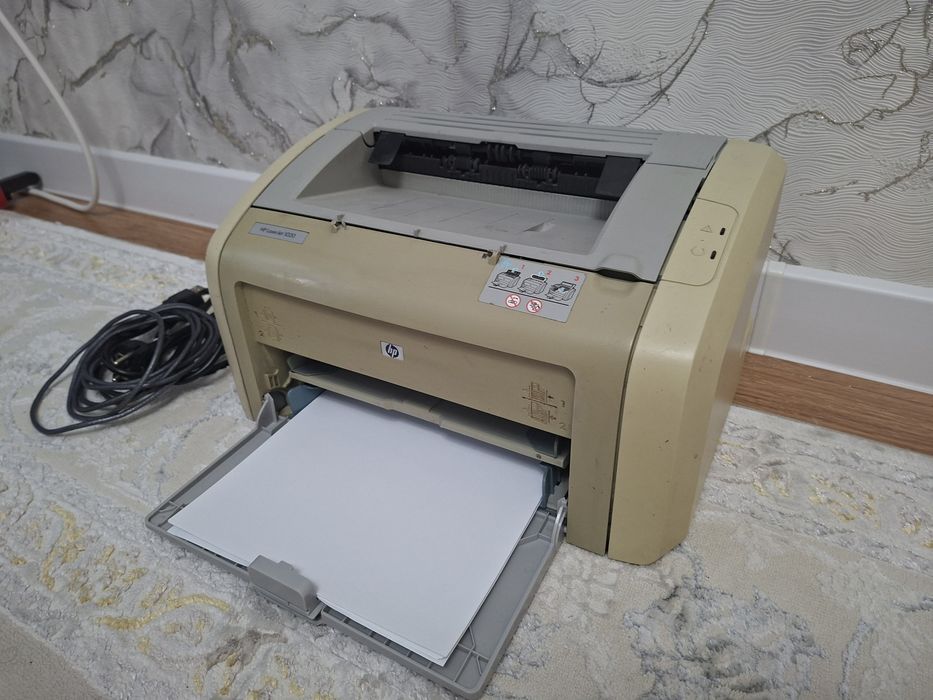 Принтер HP LaserJet 1020