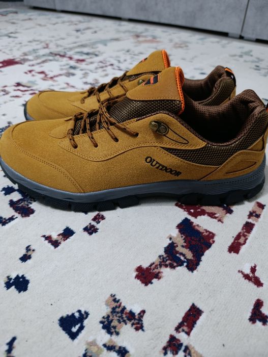 Продам кроссовки мужские