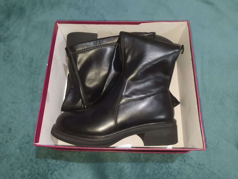 Продам ботфорты новые