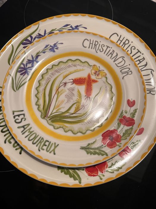 Продам чайный сервиз Cristian DIOR!