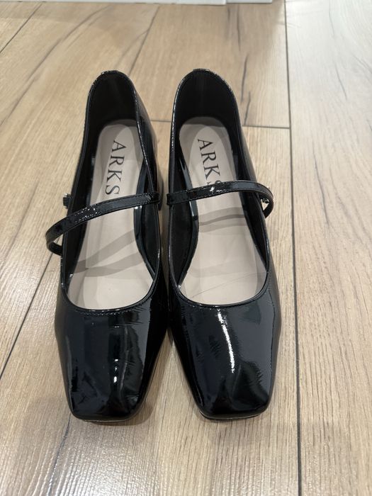 Лаковые туфли в стиле Мэри Джейн