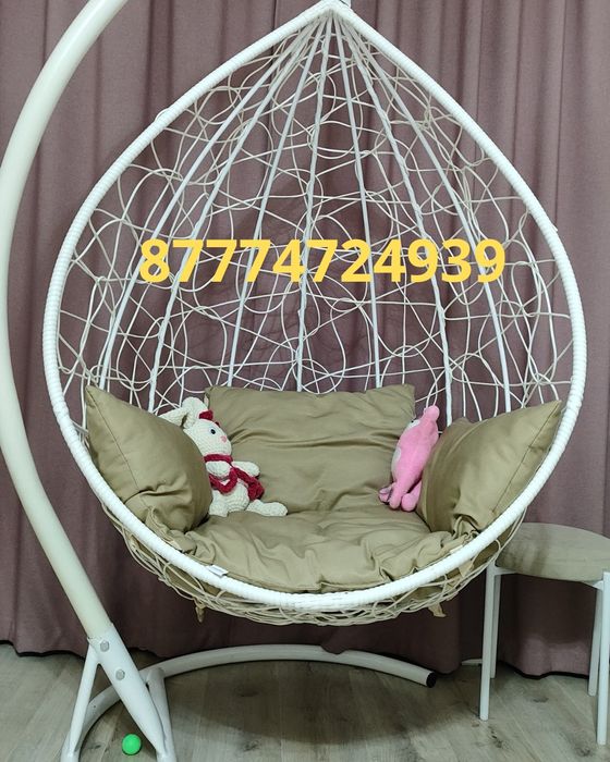 Подвесное кресло на стойке