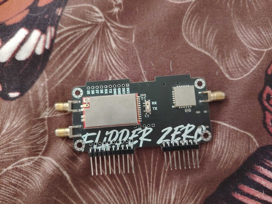 flipper zero  de vanzare cu placa aio v1. 4