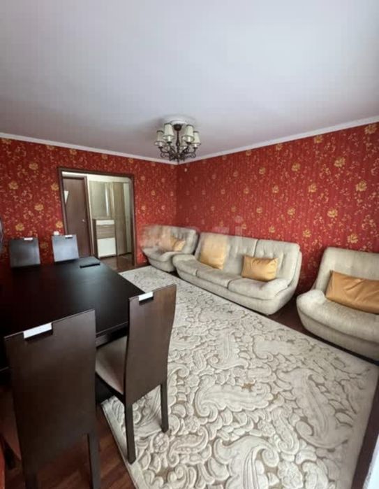 Продается трехкомнатная квартира