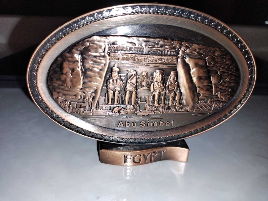 Бронзовая статуэтка из Египта