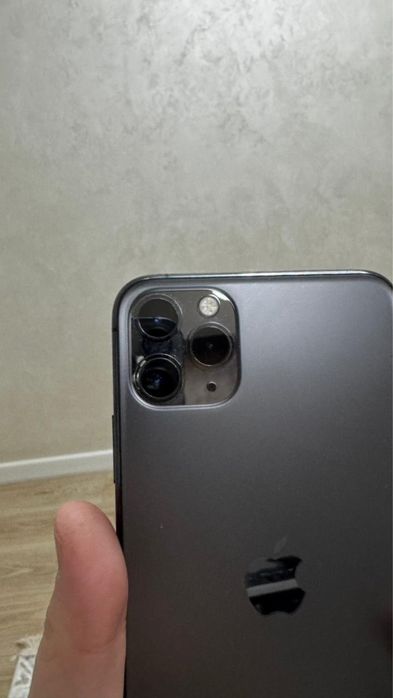 Продам срочно Айфон Iphone 11 pro max