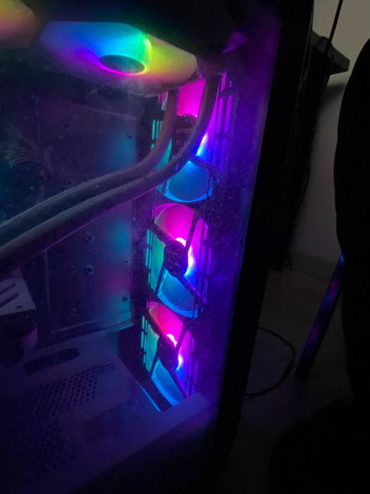 Мошный пк совсеми комплектуюшеми