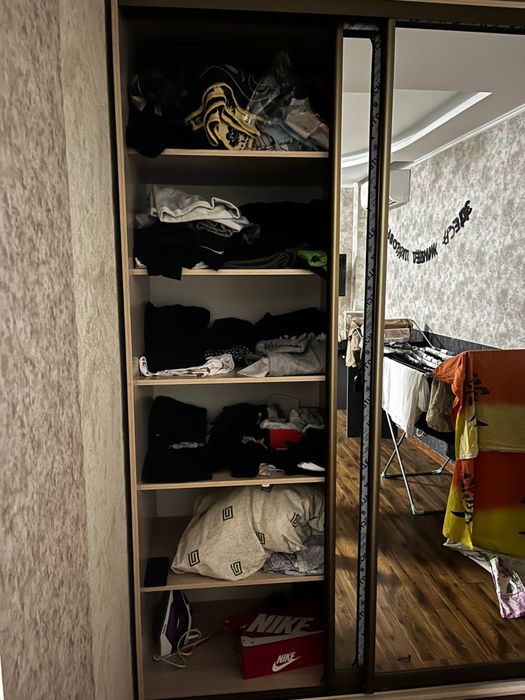 Шкаф купе,почти новый