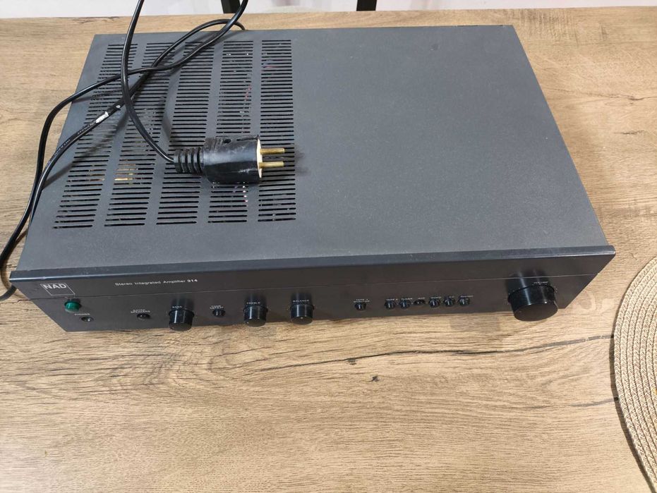 Стерео Усилвател Nad 314  отлично визуално състояние много добър звук