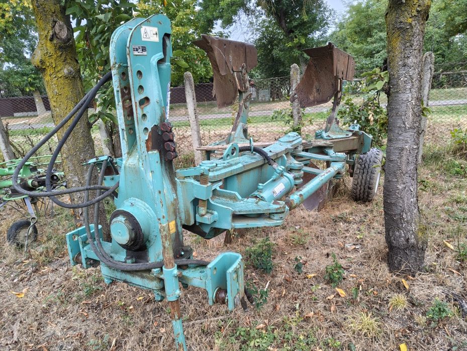 Vând plug lemken europal 8