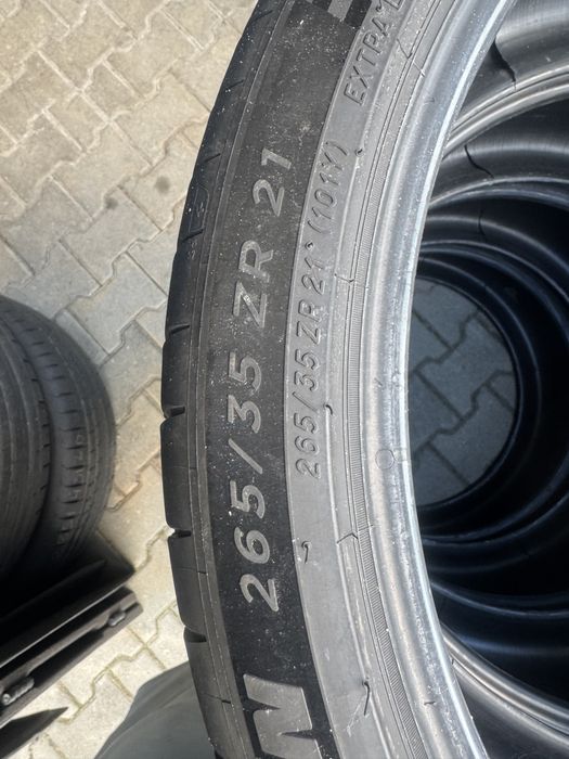 Почти нови летни гуми Michelin Спортпакет 265/35/21 със 295/30/21 DOT2024г