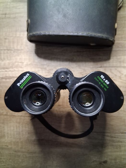 Binoclu de vanatoare si pescuit.