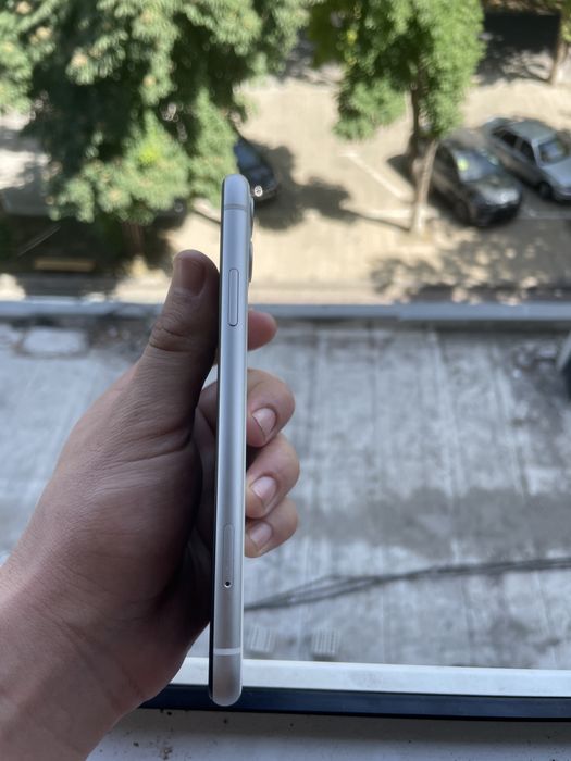 Iphone 11 64 …..