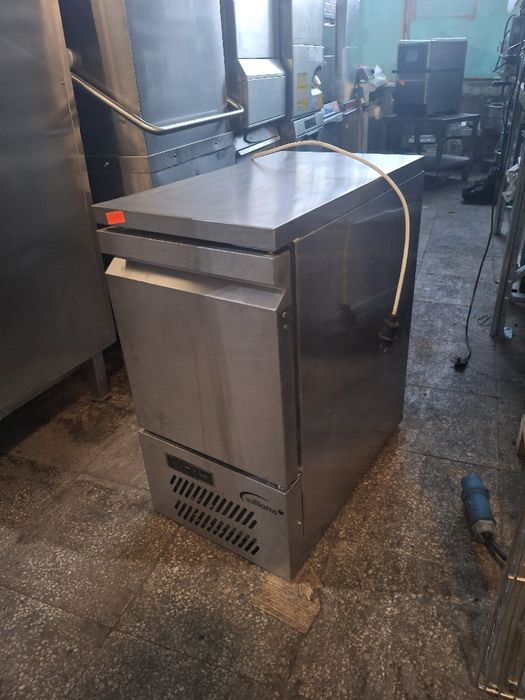 Хладилник професионален WILLIAMS Слим