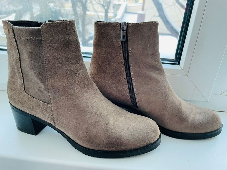 Ghete Castell Menorca, din piele intoarsa