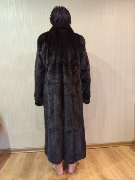 Продам норковую шубу