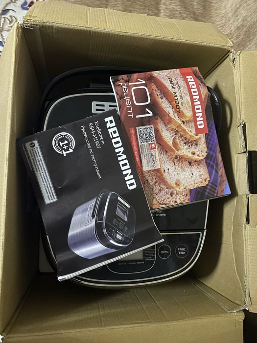 Продам хлебопечь Redmond RBM M1907