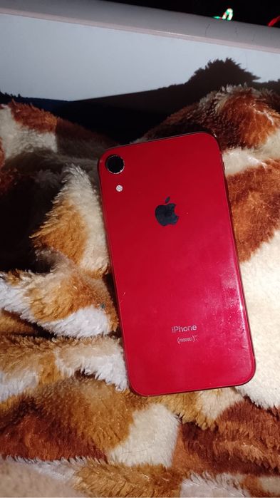 iphone XR, merge excelent pentru utilitati, cu husa inclusa