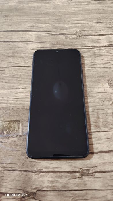 Redmi 9 A ishlashi yaxshi ayol kishi ishlatgan sinmagan ochilmagan