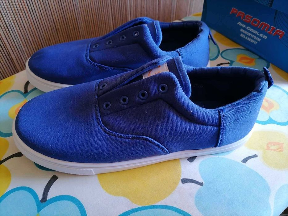 Нови дамски платненки в синьо