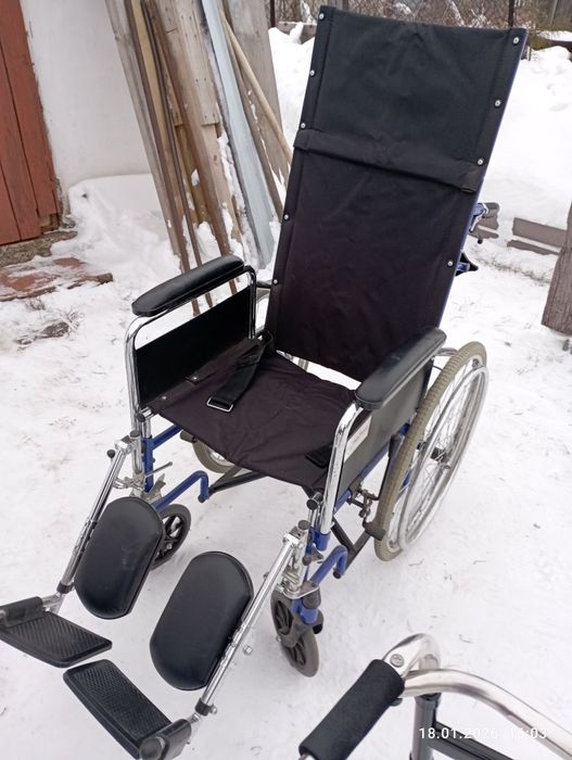 Продам коляску инвалидную и ходунки