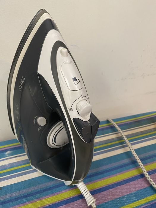 Паровой утюг Vitek