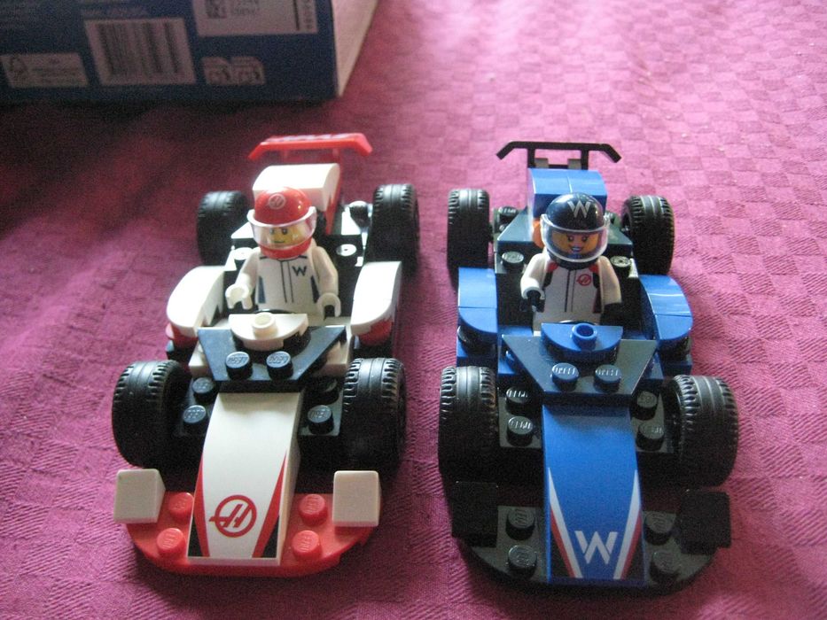 LEGO CITY: Състезателни коли F1 Williams и Haas F1 (60464)