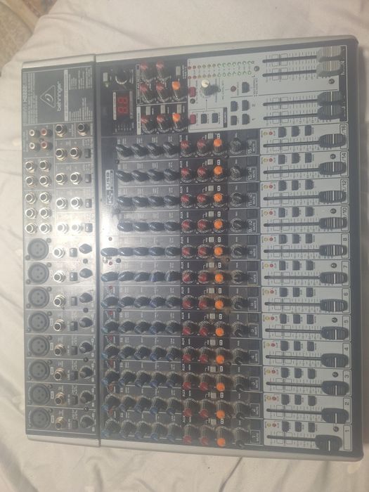 Behringer xenyx x2222usb