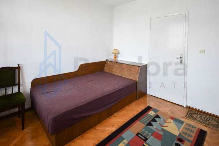 Двустаен апартамент в кв. Студентски град