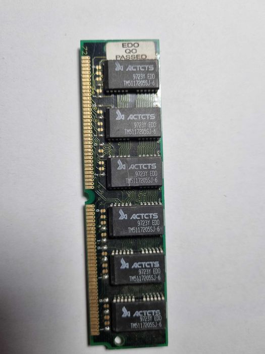 Memorii RAM SIMM cu 72/30 pini