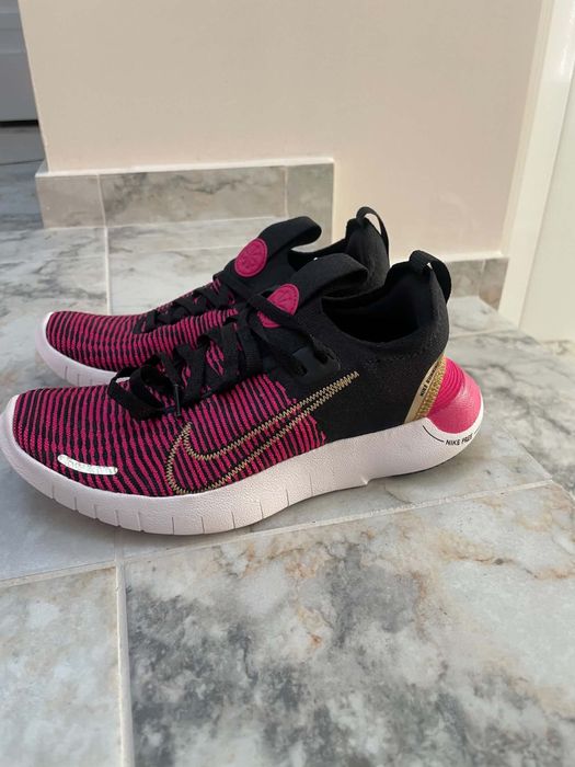 Дамски оригинални маратонки Nike