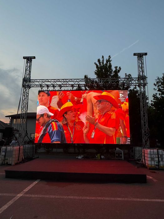 Inchiriere ecran LED + laptop, mixer, sonorizare, scena, live stream
