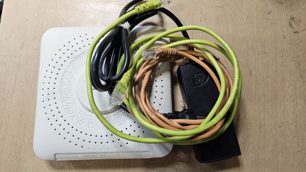 Acces Point Wi-Fi (Router) ZTE cu injector poe